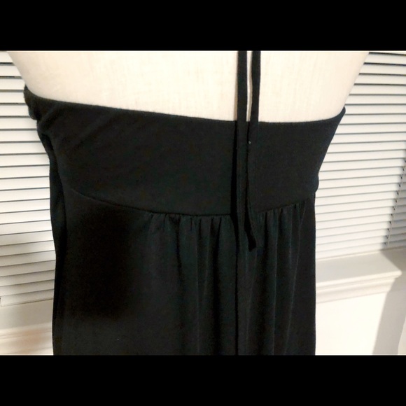Maxi Pleated Front Flowers Center Pearl Neck Strap - Picture 5 of 5
